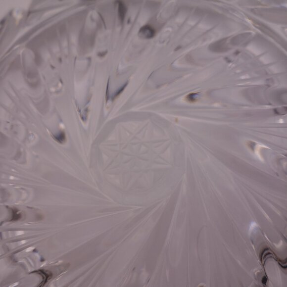 Circle Ash Tray with Pinwheel Pattern & Some Weight To It! - Picture 12 of 16